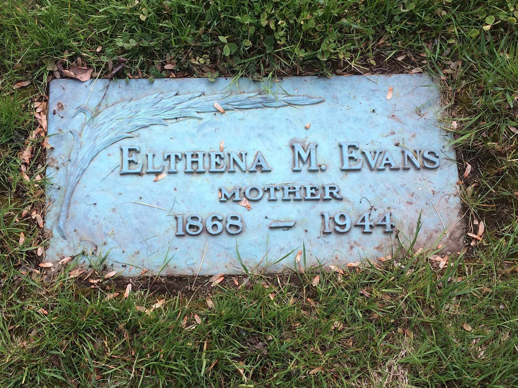 Photo of headstones/Elthena M Evans d 1944 hdstn Pittsford White Haven
